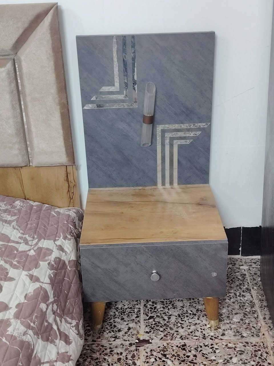 غرفه تركيه  اخت جديده   مابيه اي ضرر  مابيهه فقط خشبه الي جوه فراش تصير  
5 قطع مع دوشك
سعرهه 350 قفلههه
عنوان بغداد ابو غريب شهداء
*********** رقم واتساب فقط
