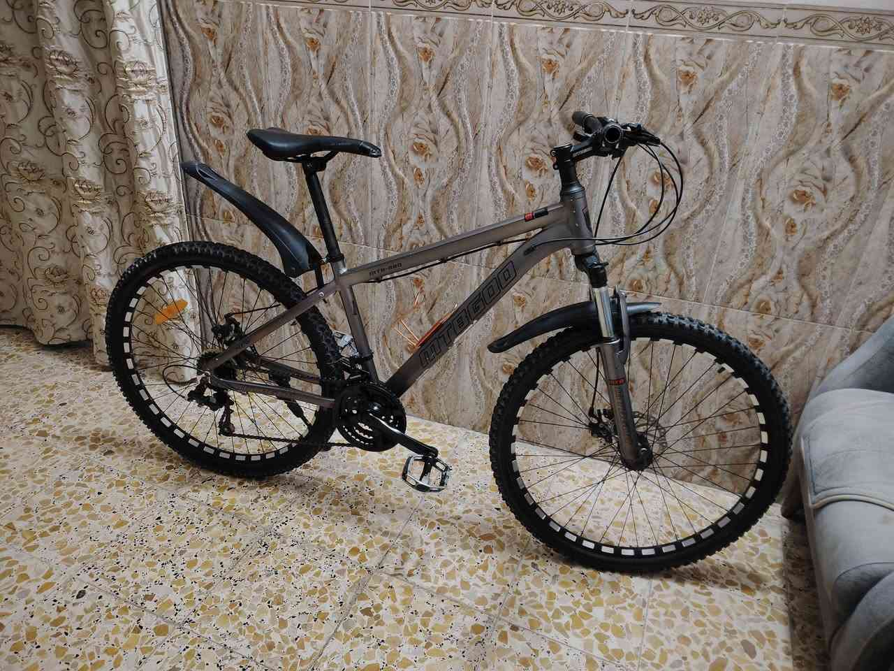 بايسكل رياضي MTB كلة المنيوم حجم 26 ونص  سعر 115 وبي مجال مكاني بغداد ***********
