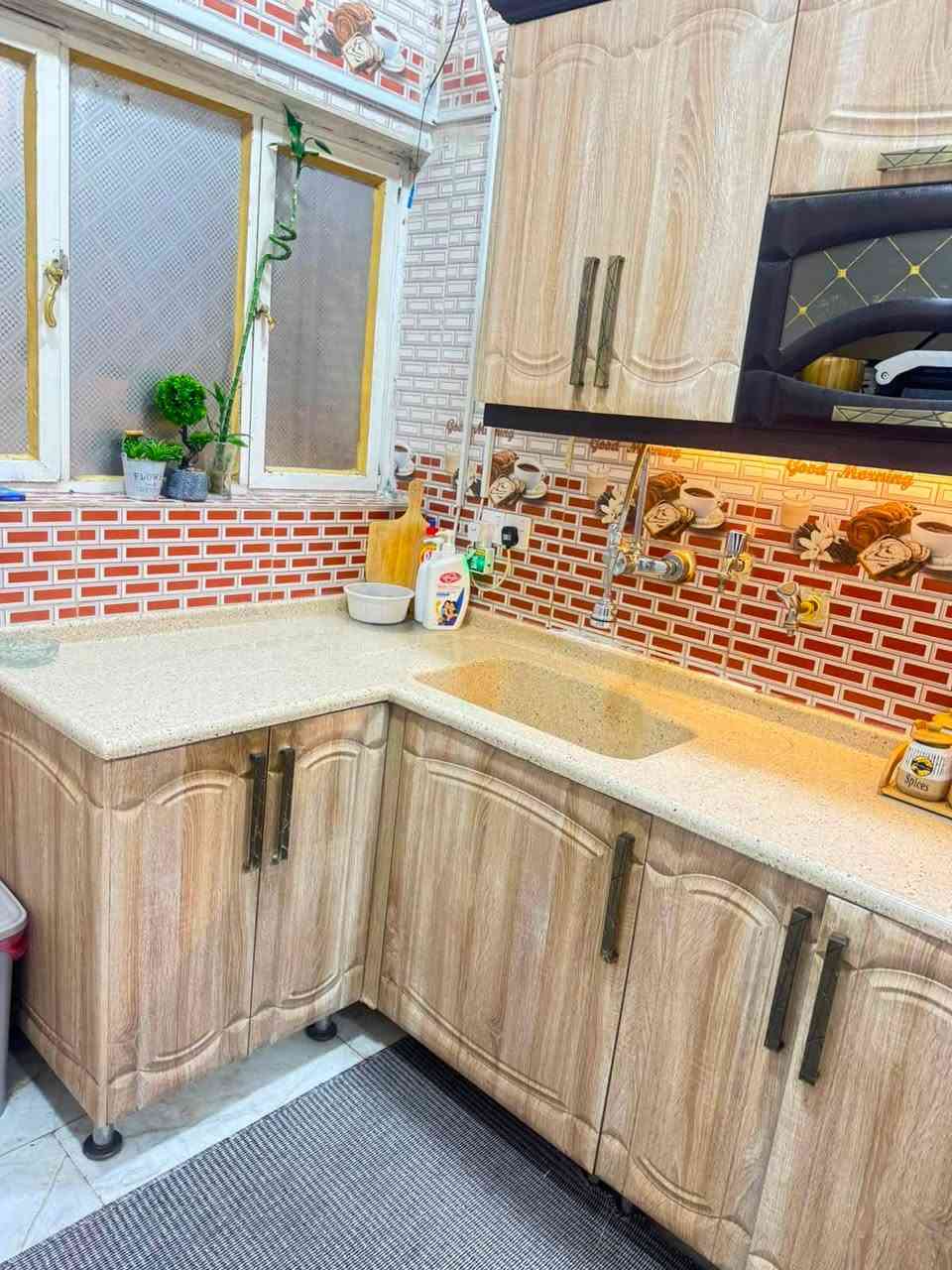 مطبخ ( كاونتر ) تركي للبيع مع ساحبة دهون
الحجم 5 متر 
البصرة - الموفقية
السعر 1,100,000 بي مجال ان شاءلله
للاستفسار اكثر  ***********
