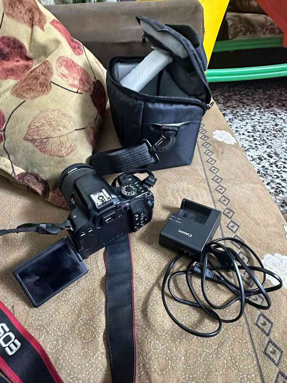 كاميرا كانون 800D نضيفة و وياهة جنطة و شاحنة و رام 32 جيجابايت
السعر 400
للاستفسار ***********
المكان بغداد الرصافة الثانية الامين الثانية
