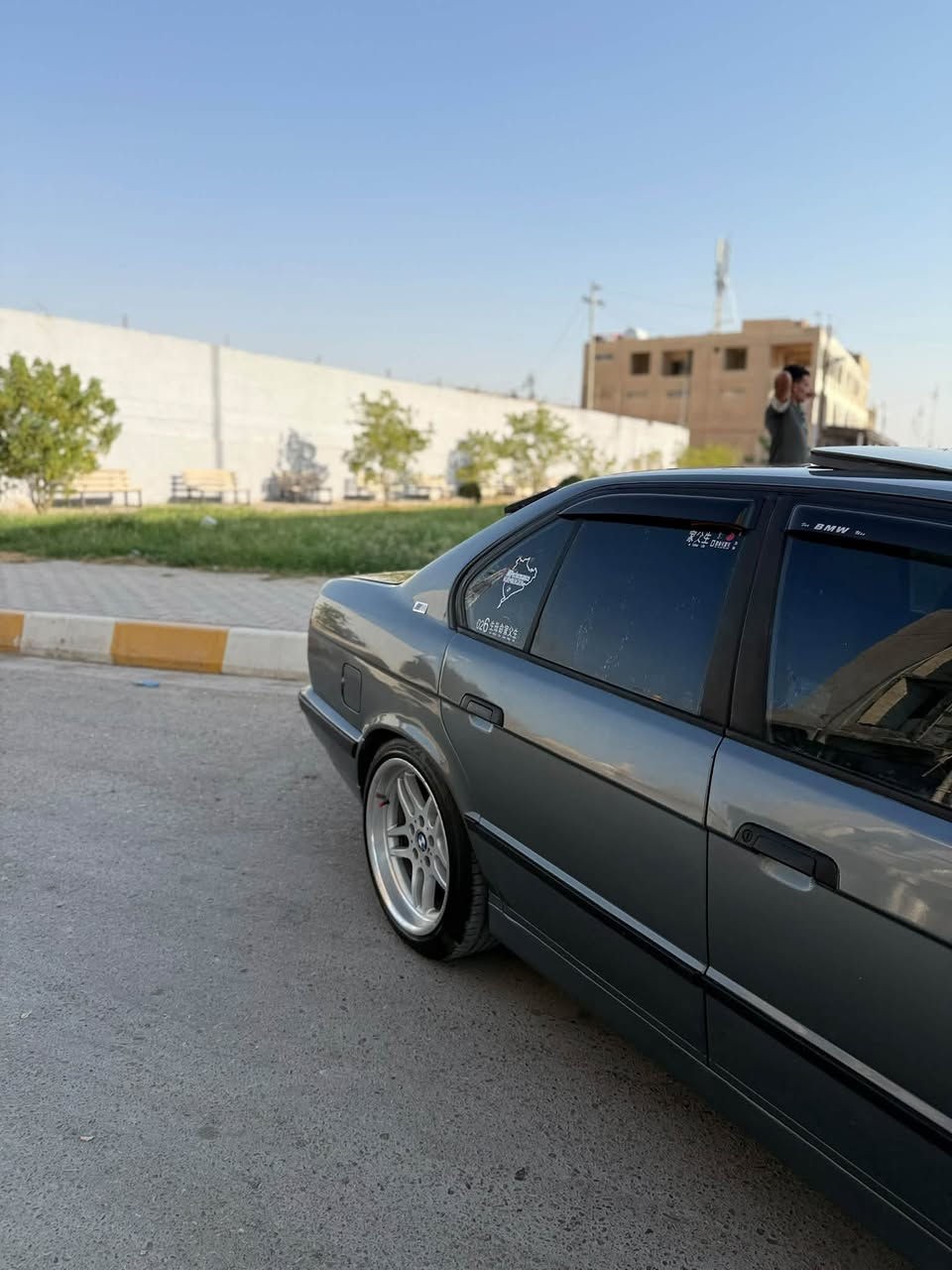 سلام عليكم بي ام 525اصل موديل 1992رقم صلاح الدين مشروح وطني سنويه2027 محرك مسكر فانوس كير وتماتيك صبغ جماليه بدون حادث بدون خياس صدر جديد جام اربعه كهربائي سعر 55يرهم مراوس ***********
