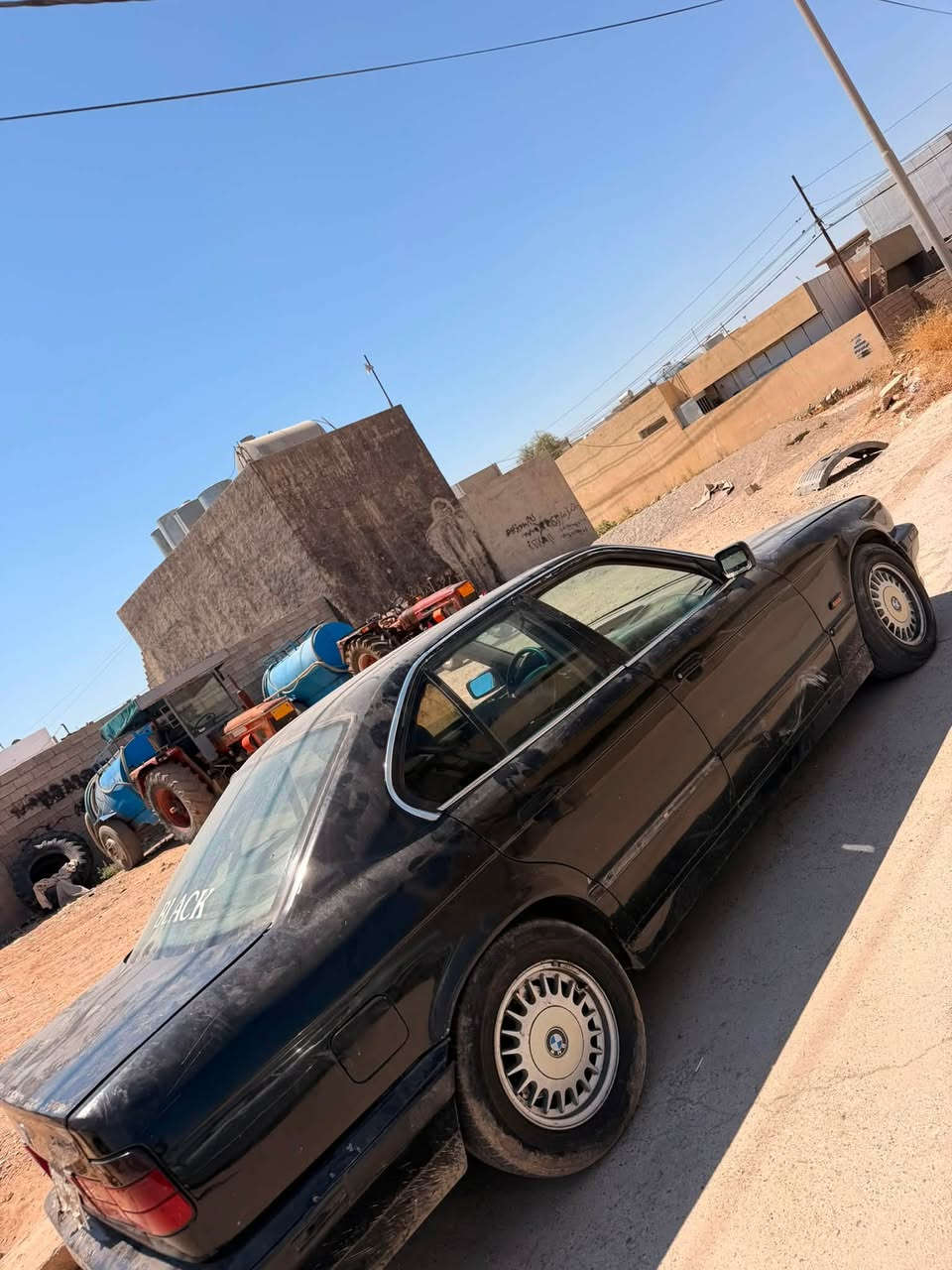 بي ام 1992 525 اوتوماتيك بجم عريض فتحة رقم سليمانية شرط تحويل و وكاله خرامه سعر ٤٢
***********
