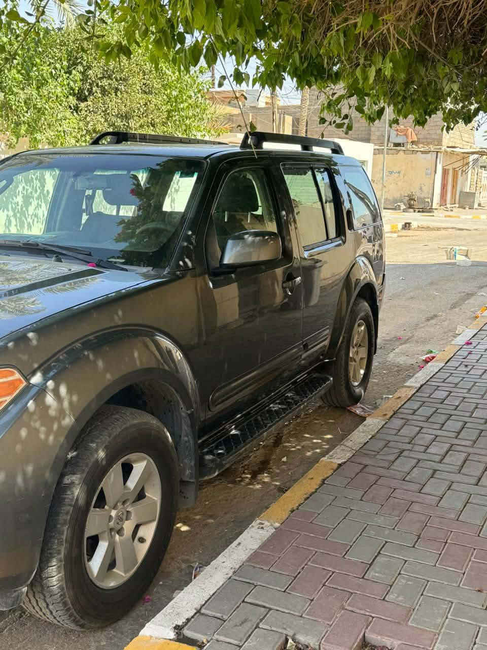 سلام عليكم نيسان  باثفندر 2009وارد امريكي كلين سنويه لل28 تخم تاير جديد كهربائيات كلها شغاله تبريد شغال ثلج محرك بي صوت خفيف فقط بدون لاتبخير ولا تنقيص مكينه 6 سلندر السياره خير من الله رايدها ب 92 وبيها مجال  العنوان سامراء رقم الهاتف ***********
