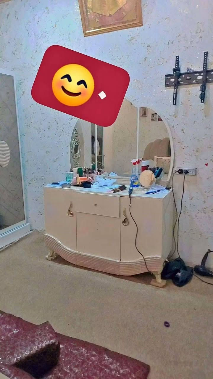 غرفه ٧ قطع نضيفه مابيها شي ٣٥٠ قفل شراين خبروني ***********  ***********

