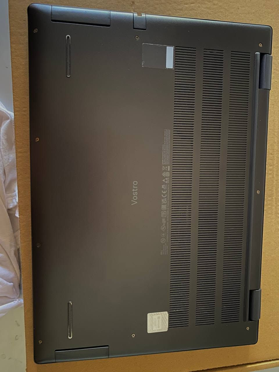 للبيع لابتوب Dell Vostro 16 7620 بحالة جيدة، مناسب للدراسة والهندسة والتصميم والاستخدام اليومي.
المواصفات:
المعالج: Intel Core i7-12700H الجيل 12
الرام: 16GB DDR5 4800MHz
كرت الشاشة: NVIDIA GeForce RTX 3050 Ti 4GB GDDR6 منفصل
التخزين: 512GB SSD NVMe
الشاشة: 16 بوصة WUXGA 1920×1200
نسبة الشاشة: 16:10
كرت شاشة مدمج: Intel Iris Xe
الواي فاي: Wi-Fi 6E
البلوتوث: Bluetooth
النظام: Windows 11 Pro
الشاحن: أصلي
البطارية: تعمل بشكل جيد
الابتوب بي ضربه خفيفه مماثره عليه بشي مثل مموضح بصوره

السعر: 825.000 وبيها مجال للشراي  
استفسار خاص او ع رقم *********** متوفر توصيل
