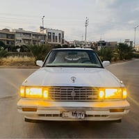 سيدان • اوتوماتيك • موديل ١٩٩٠