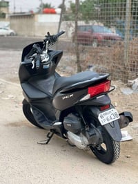 هوندا PCX • اسكوتر