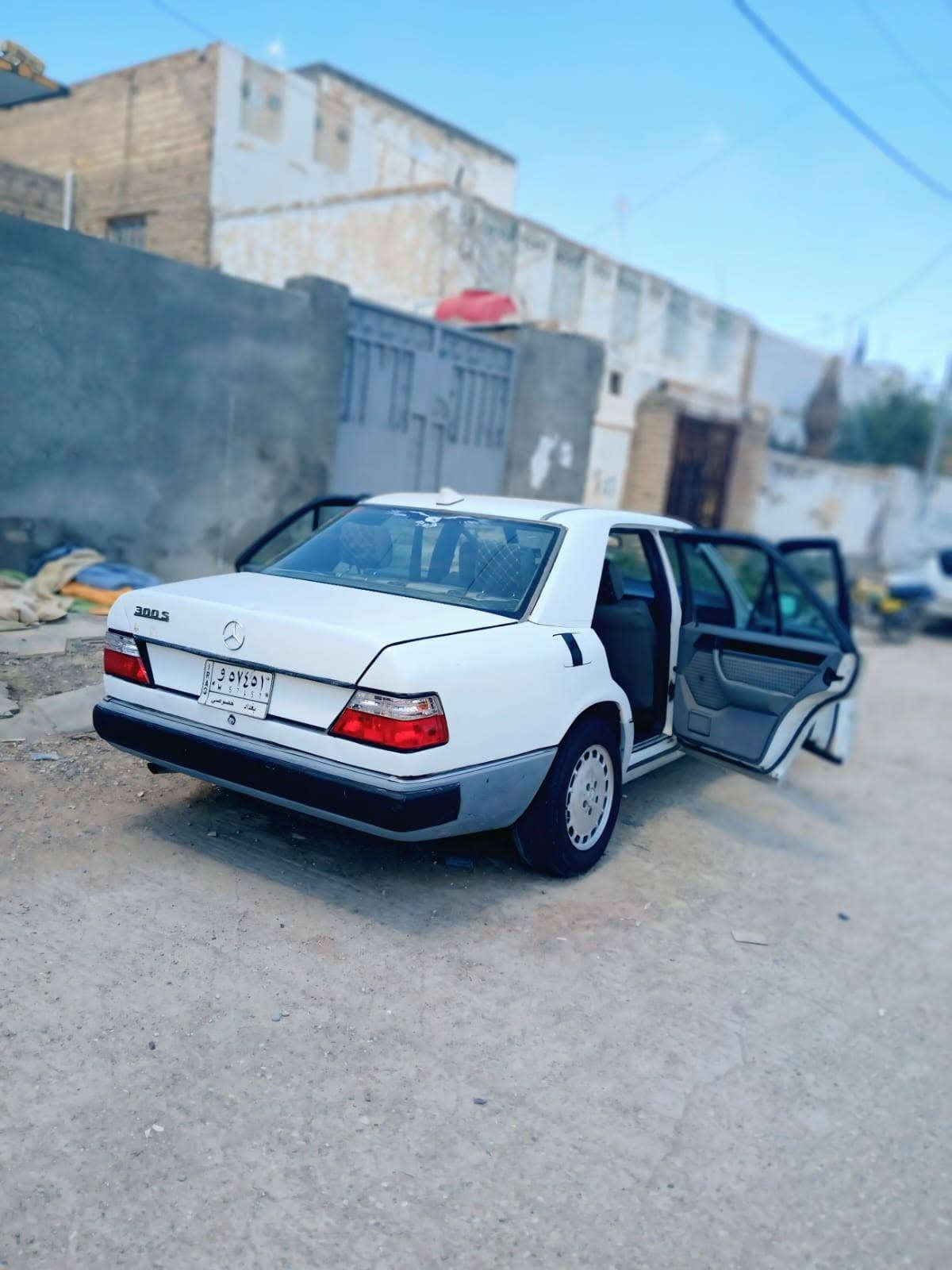 مارسدس دب ٩١ كير ومكينه بطه ٢ ونص كفاله سياره جاهزه على اخر حبايه حداديه تخم تاير تبيريد ثلج سنويه جديده مشروع وطني بسمي ماصالها شهر من داورتها مكفوله سياره سعر ٥٠ بيها مجال بسيط  للتواصل***********مكانها كوت الحي مكلف بنشر اتصل علا صاحبها
