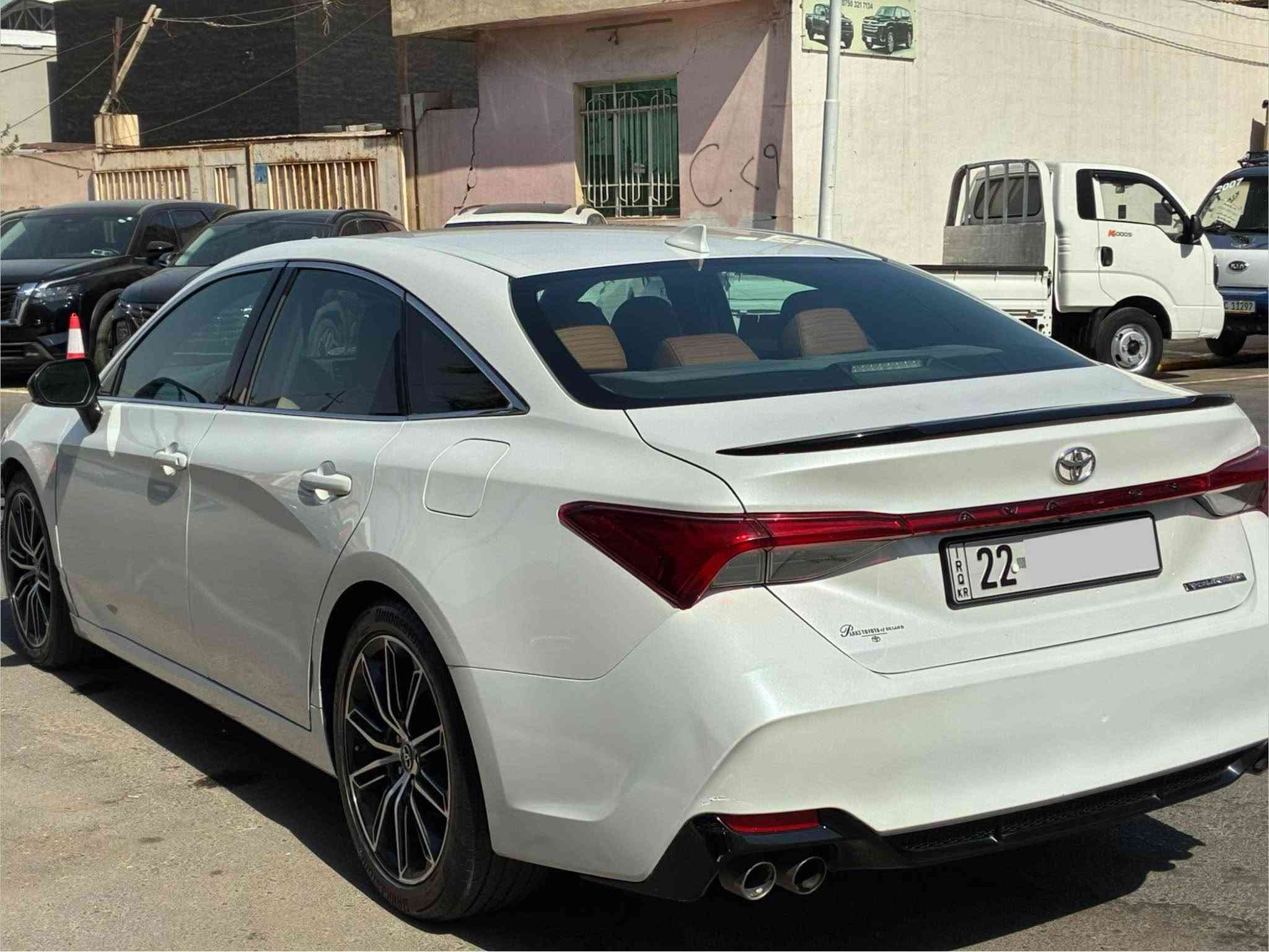 كوردي 
جوري ئوتومبيل:-  تويوتا ئەڤەلۆن
رةنگ  ئوتومبيل:- سپی سدەفی
موديل ئوتومبيل:- ٢٠١٩
مواصفات ئوتومبيل:- تۆرینگ فول فولە سلاید ب بەسمە و ناو قەیسی
دعمي ئوتومبيل:- بونید و چاملخ  + دەرگای سایەق پەلەک ساردی هەیە
ماوةي رويشتن:-  ١٣٠ هزار مایل
نرخي ئوتومبيل:- 218 وەرەقە
جوري رةقةم ئوتومبيل:- هەولیر
شوين ئوتومبيل:-
***********

نوع السيارة:- تويوتا افلون 
لون السيارة :-  ابيض لؤلؤي
موديل السيارة :- ٢٠١٩
مواصفات السيارة:-  تورينك فول الفول بصمة و فتحة داخل مشمشي 
عداد السيارة:- ١٣٠ الف مايل 
ضررها :- بونيد و جاملغ + باب سايق امامي بي شوية تعديل و تكحيل 
سعرها :- ٢١٨ ورقة
نوع الرقم :- اربيل
مكان السيارة:-اربيل 
رقم تليفون 
*********** أربيل, العراق

نص مكتوب في الصور:
- 12:26 LTE bid.cars 3.5L6 2019 TOYOTA AVALON, XLE 4T1BZ1FBXKU006604 1-39881100 Copart Location: Orlando North (FL) Shipping from: Savannah (GA) Seller: No information Sale Document: Rb Sales History 1 Similar archival offers You are watching archived offer. Auction ended on Monday, June 29, 2020. Monday, June 29, 2020 10 Photos