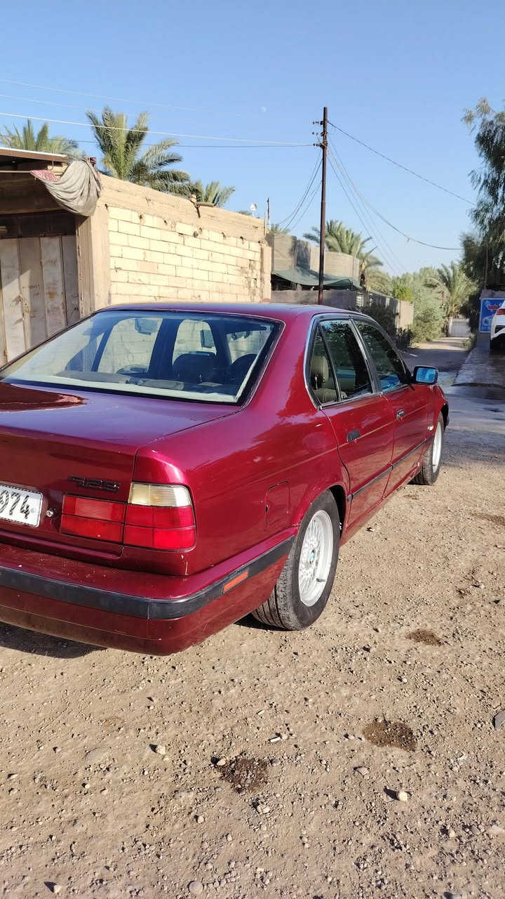 السلام عليكم
للبيع bmw525i
مسكر عدل اصل موديل 1991 
مكينه حاويه وارد يابان  شادها قبل ١٥ يوم 
كير اوتو 
 تبريد شغال 
كشنات كهرباء 
فتحه سقف 
رقم بغداد الجديد 
هزه وسنويه  السنويه لغايه 2031 تنتهي 
السياره باسمي  
السعر 64
مكان السياره بابل 
***********
