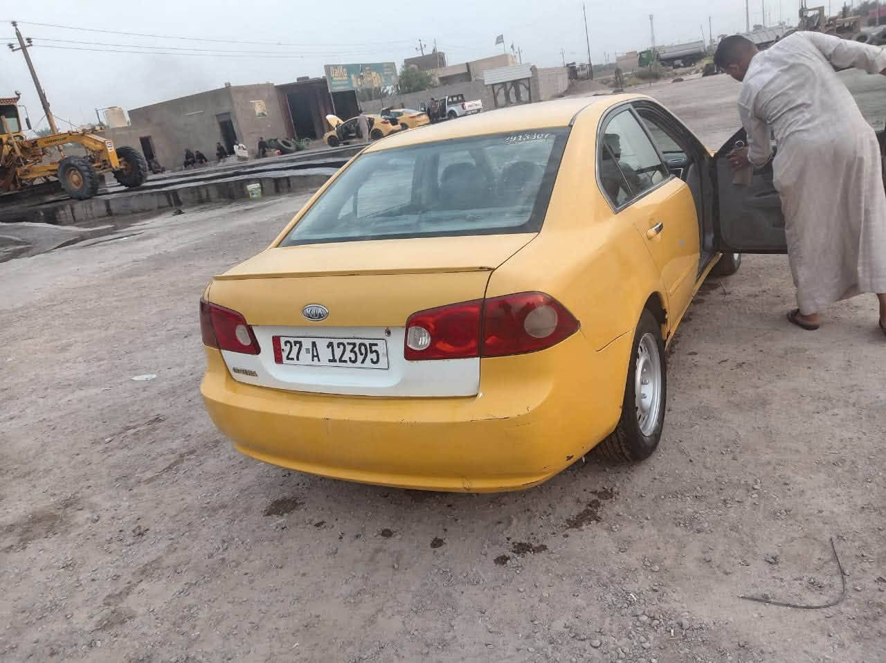السلام عليكم سياره مال واحد ياكله بيها خبيزه اوبتيمه ٢٠٠٧دواخله جديه تبريد جديد حداديه تخم تاير محركه وكير خير من الله ٧٨وبيها مجال بيها شويه خياسات بل باب مكلف بل نشر ‭***********‬ مكان ديوانيه البدير انتصل وبيك حيل ودلل
