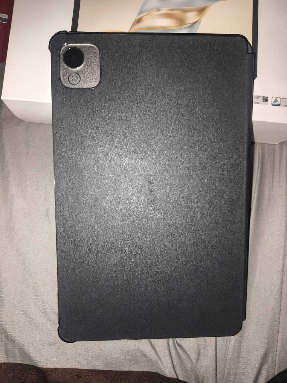 السلام عليكم للبيع ايباد HONOR Pad X9a Papermatte 
معالج Snapdragon 685 ذاكرة 128 بطارية 8300 عملاقه 
الجهاز نضيف كلش 95 % بي ضمان الشركة لسا ويا كفر الاصلي وغراض كامله 
للاستفسار :***********
او مراسلة صفحه
