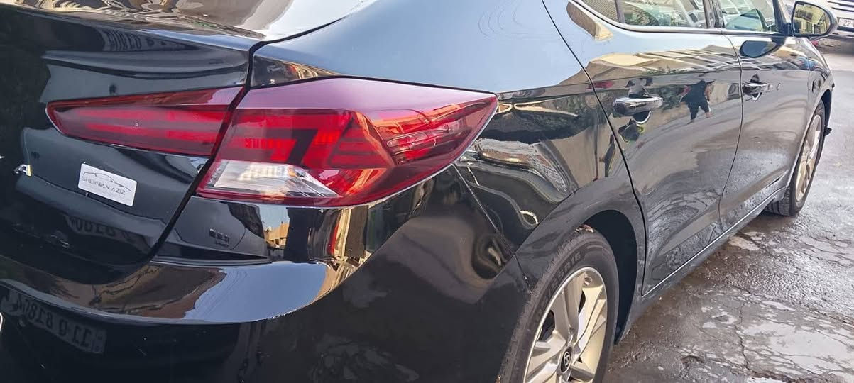 تحيه طيبه السلام عليكم 
النترا 2019 وارد امريكي
،  عداد المسافه 111 الف 
ضرر موضوح صور 
بيها 4 كلير بامريكا 
كير محرك مكفول 
نص فول 
شاشه كامره تحكم ستيرن 
مثبت سرعة 
مانع انزلاق
محرك 2000 
كلش حلو نظيف جاهزه
رقم اربيل شرط تحويل مباشرة سنويه هزه جديد 
السعر 116 ورقه 
اي استفسار 
*********** 
مكان بغداد الشعب
