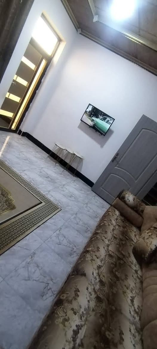 دار للبيع طابقين مساحته 100 متر مربع بناء 2025 موقع مميز بدايه التوحيد شارعه 15 گدامه حديقة مقابيل مجمع طيبه 2 ويتميز البيت ب3 غرف و مجامع صحيه عدد 3 استقبال وصاله نظام دكتات وسقوف ثانويه وابواب تركيه حديثه سعر البيت 88 وبي مجال للشراي ويرهم مراوس ببيت للاستفسار اتصل*********** بي واتس
