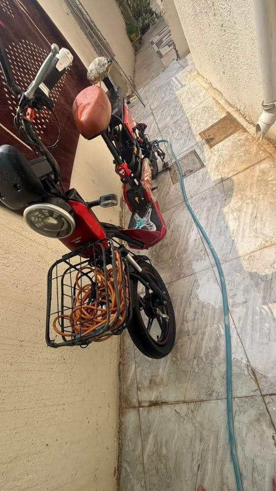 ماطور شحن للبيع مأطور نضيف مستخدم قليل فقط ناقص بطاريات ماطور نضيف سعر٢٠٠وبي مجال  الرقم ***********واتساب موجود
