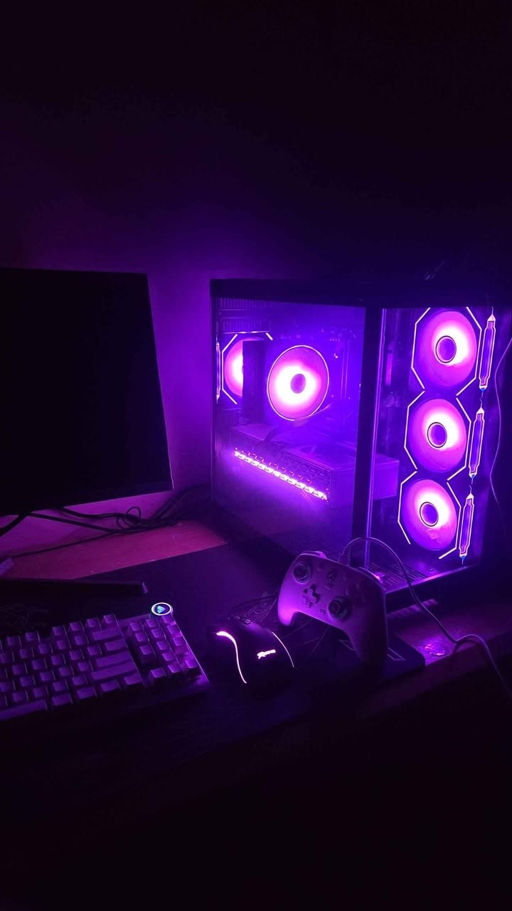 للبيع تجميعة PC

المواصفات:

- المعالج: Ryzen 5 7500F
- اللوحة الأم: MSI B650M Gaming WiFi
- التبريد: MSI MAG CORELIQUID V2 240mm
- الرام: Patriot DDR5 4800MHz 16GB (2×8GB)
- كرت الشاشة: Sapphire RX 9060 XT Nitro+
- التخزين: 2TB M.2 Micron Gen3
- الكيس: WJ-Coolman Fishtank
- مزود الطاقة: Gamedias Helios 750W

تجميعة العاب جديدة بعدها بالضمان مستخدمة أقل من شهر نظيفة 100%
كرتون الكرت والمساحة والمبرد موجود

موقعي البصره-المعقل 
السعر 1850
للاستفسار: *********** البصرة, العراق
