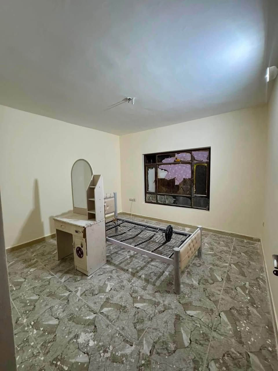 � للإيجار في السيدية –
📐 المساحة: 150 متر – ركن

🚪 مدخلين

🚗 كراج

🛏️ 3 غرف نوم

🚿 خدمات صحية

📍 الموقع: السيدية – مربع ال 400

💰 الإيجار: مليون قفل 🔒 

للأستفسار اكثر☎️📞

***********
