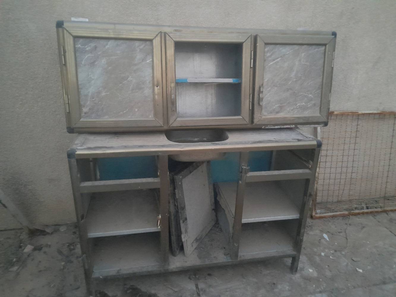 كاونتر نضيف مستعمل وسعره بي مجال،المكان الغزالية