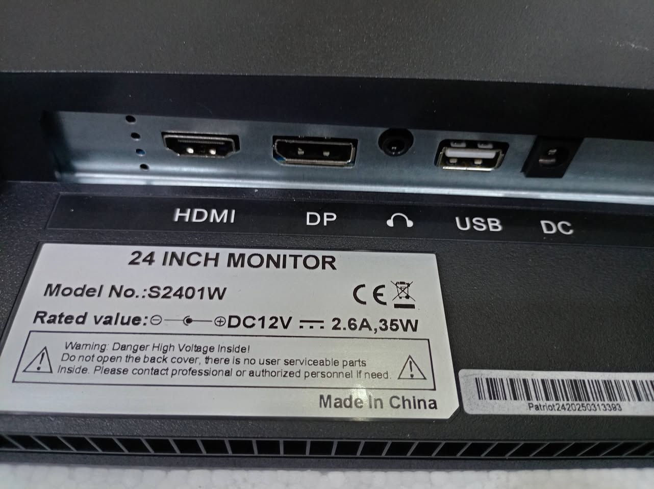 شاشة قيمنق PATRIOT 24 بوصة (180Hz) جديدة بالكرتونة
للبيع شاشة ألعاب PATRIOT نظيفة جداً وبكامل أغراضها وكارتونها.
​المواصفات:
​الحجم: 24 بوصة
​نوع الشاشة: Fast IPS (ألوان ممتازة وزوايا رؤية واضحة)
​معدل التحديث: 180Hz (سلاسة عالية بالألعاب)
​زمن الاستجابة: 0.5ms
​الدقة: Full HD
​المنافذ: HDMI / DisplayPort (DP) / Audio / USB
​تدعم تقنيات G-Sync و FreeSync لمنع التقطيع.
​الملحقات: الكارتون مع الفلين الأصلي، الستاند، وجميع الملحقات
السعر ١٤٥الف وتخفيض لشراي 
المكان السماوه
التوصيل مجاني لكل محافظات العراق 
الرقم 
***********
