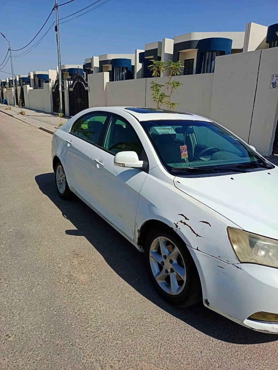 امكراند موديل 2013 رقم نجف الماني بأسمي  بيها بارد بجاملغ الامامي بدون صبغ تبريد شغال تخم تاير السيارة جاهزة وبدنها مثل مامعروضة بالصور...!
عارضها للبيع بسعر 48 وبيها مجال الشراي.
#أو للمراوس بسيارة احدث وانطي فرق.
(مكان السيارة النجف)
ملاحظة : سنويتها ساقطة وعليها غرامات 200 ألف .
للأستفسار:
*********** (الرقم بيه وات ساب)
