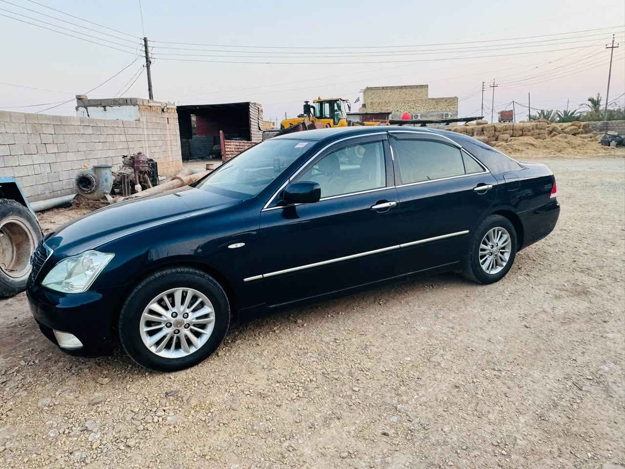 السلام عليكم
شاهينه 2005  قماره فقط 
شاصي 182 سياره ع وضع الشركه مكينه كير حداديه تخم تاير تبريد ثلج 
ارقام انكليزي 
وسنويه ورقم شاصي وملصق سياره جاهزه وجديده السعر 40 
مكان السياره ميسان 
***********
