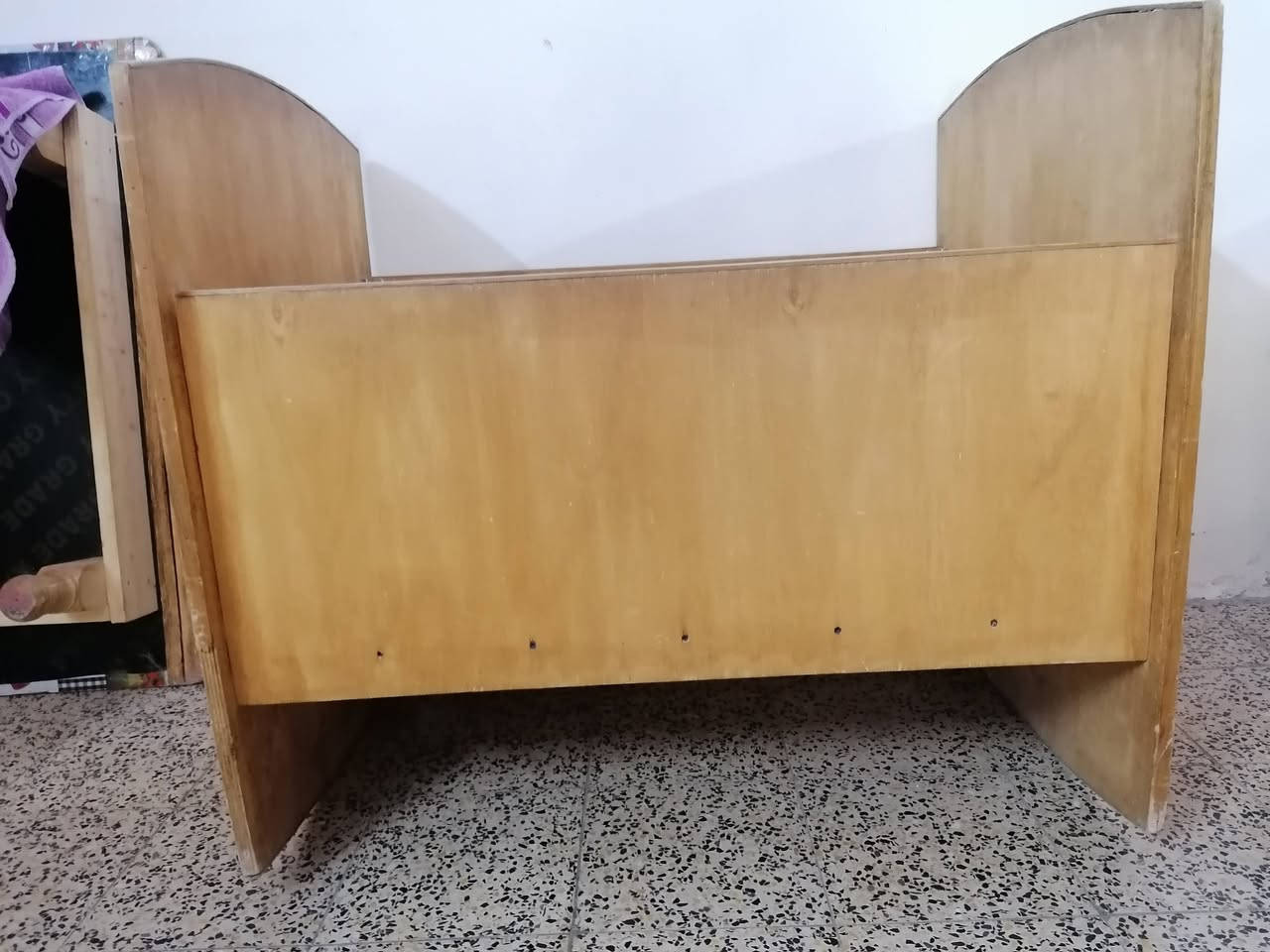السلام عليكم

تخت طفل عدد 2 سعر الواحد 50 الف مع الدوشك مالو نظاف مال بيت.

🔹 موصل الأيسر 
🔹 الي يريدهم يتواصل عالرقم *********** وبي واتساب
