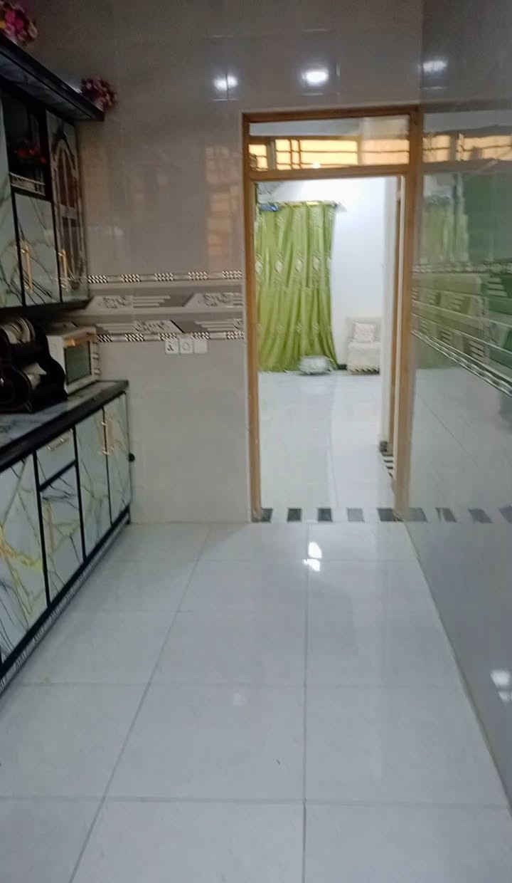 بيت للبيع طابقين بسعر 59 بناء طابوك وكونكريت حديث
قرب مجمع قسام طريق سوق عكيكة قريب للشارع العام  مساحة 120 متر يحتوي على ساحة وصحيات واستقبال وصاله ومطبخ وغرفه والطابق الثاني غرفه فقط بيت كلش مرتب 
للأستفسار مراسلتنا أو الاتصال بنا ***********
