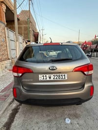 سورنتو   2015  رقم بغداد وارد امريكي مكفوله البدي كله  ضربتها الدعاميه...