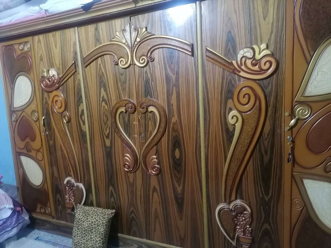 السلام عليكم يوجد غرفة اخشاب للبيع
للاستفسار ***********

