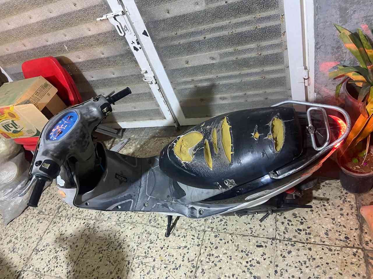 سلام عليكم ماكس قجمه للبيع كله شغاله سلف هندر مكينته قبل يومين عدته كله جديده نضيفه احله من صور 
مكاني بغداد الامين 
سعر ٤٥٠ 
رقمي ***********
