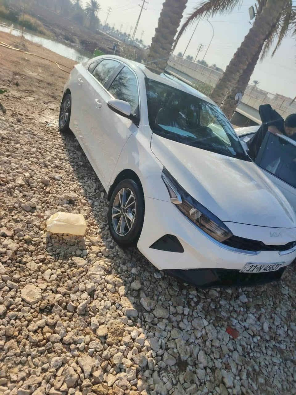 سيراتو ٢٤ فول بغداد باسمي مكينه الفين
ماشية ١١٩ الف
دوشمة جلد
لايت زنون
شاشة كامرة
دواخل لونين
تبريد قطعتين
مكفوله من الصبغ والفتح والتبديل
بارد بسيط فقط
العنوان الحمزة الشرقي
السعر خاص او اتصل ***********
