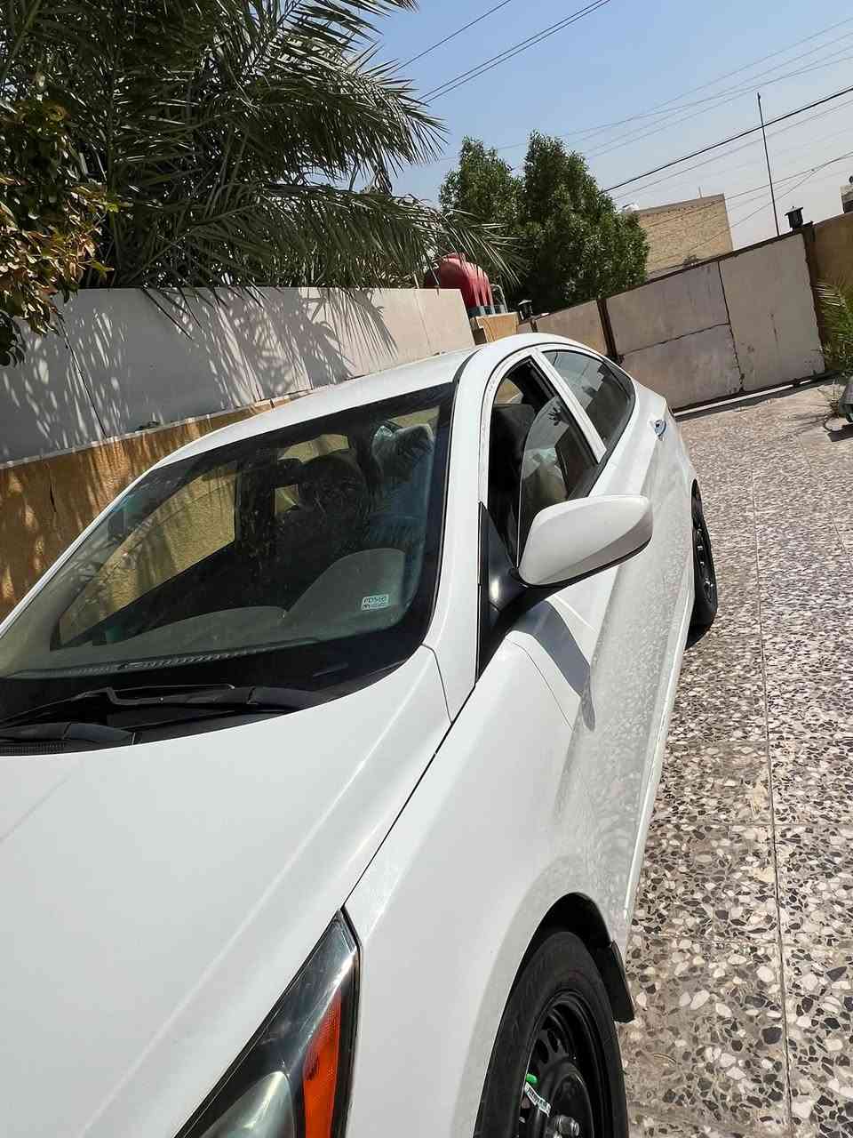 السلام عليكم اكسنت موديل 2014 بيه صبغ الجاملغ الخلفي والباب الخلفي الباقي مكفول من كلشي لغد شاصي اكفاله يرباك سياره ماطاك حداديه صدر تخم تاير سياره خير من الله السعر ٨٥ وبيه مجال بسيط تحويل ثاني يوم بسمي السياره مكاني بغداد حي الجهاد ***********
