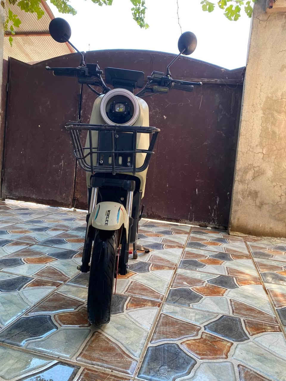 البيع آر 9نضيف كلشي مكفول كله بلادي بطاريه نضيفه مستخدم شي قليل السعر 450وبي مجال الشراي  رقم الهاتف ***********
مكاني كركوك حي العروبه وتحياتي الكروب
