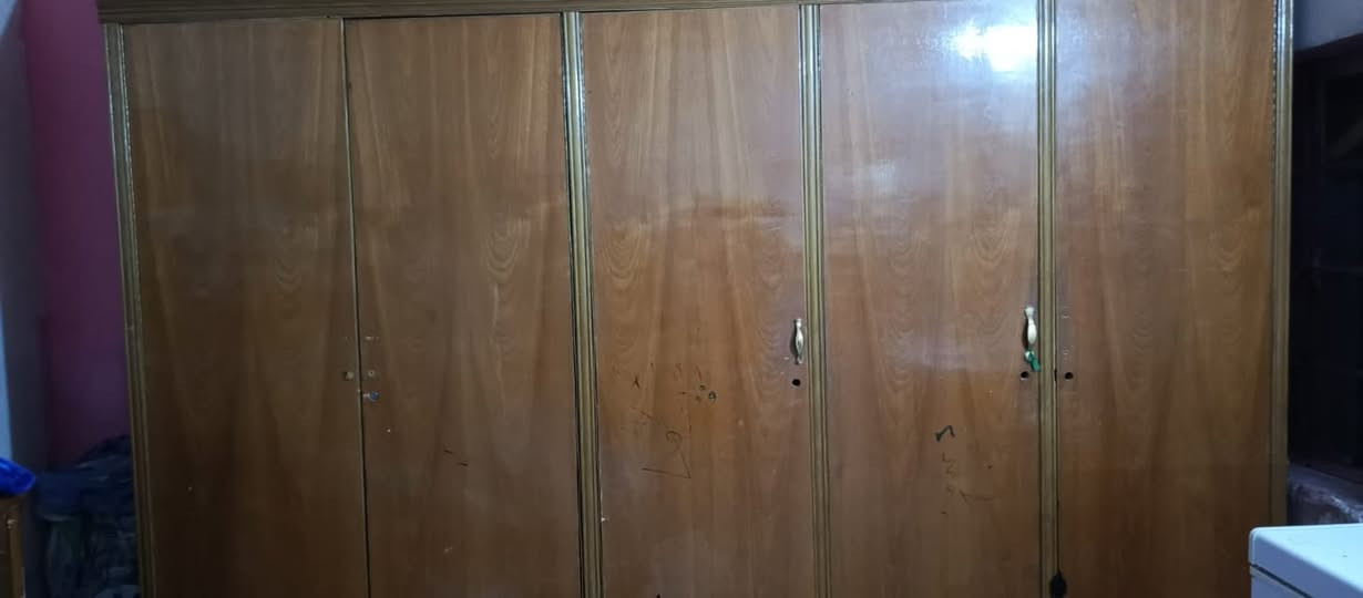 ‏سلام عليكم كانتور خمس بيبان للبيع المكان مدينة الصدر السعر 200 وبي مجال***********
