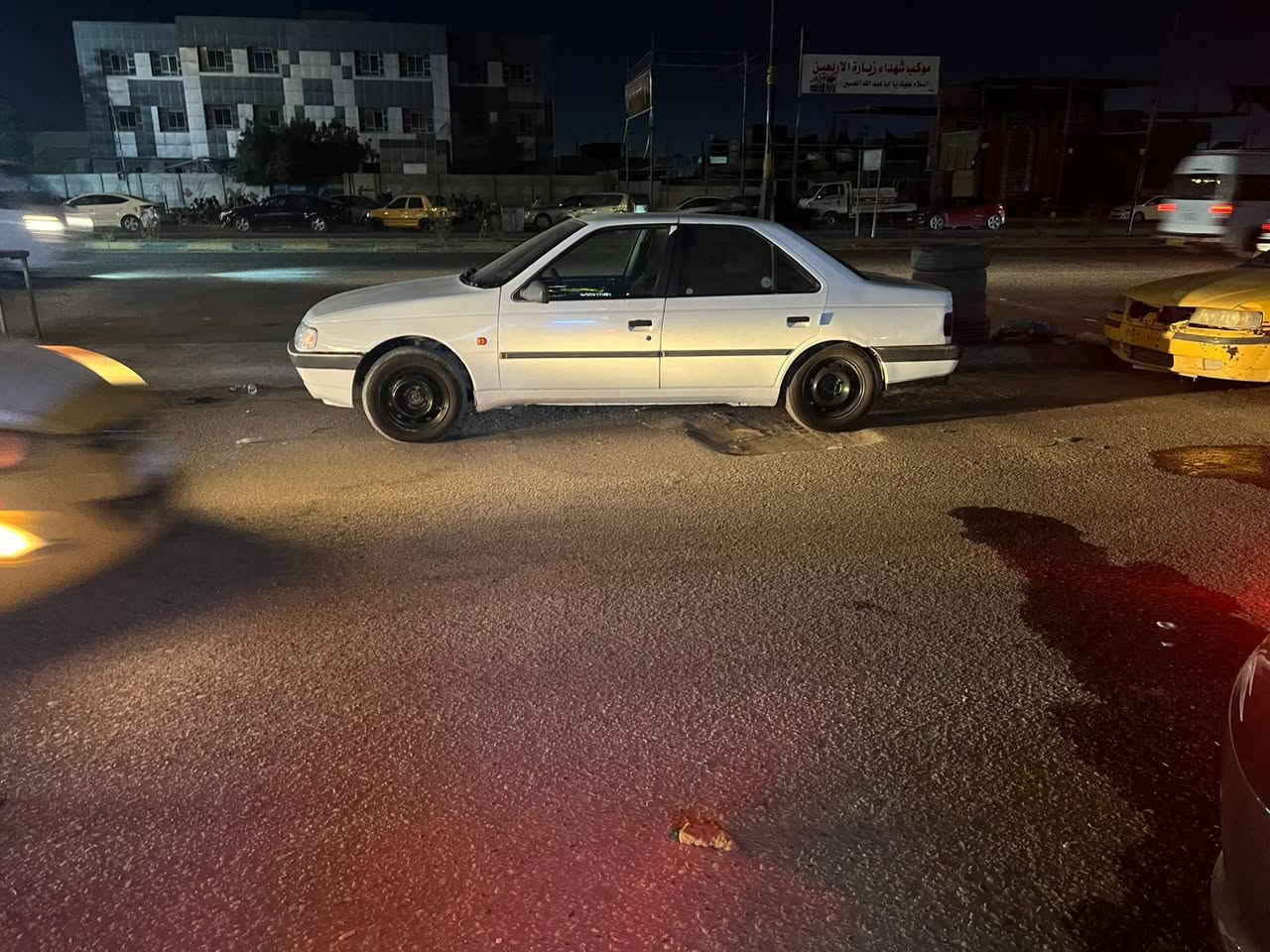السلام عليكم بيجو GLX موديل 2009 
كامله مكمله تبريدها ثلج تحويل مباشر 
السعر ٣١ وبيها مجال للشراي 
الاتصال بالرقم 
***********
مكانها بغداد
