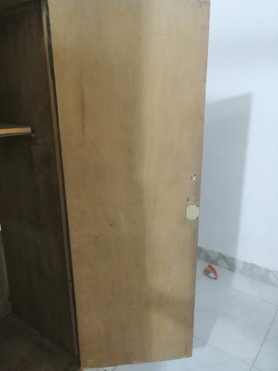 كنتور ست بيبان طابقين
حي العسكري
سعر ١٥٠ وبي مجال
***********
