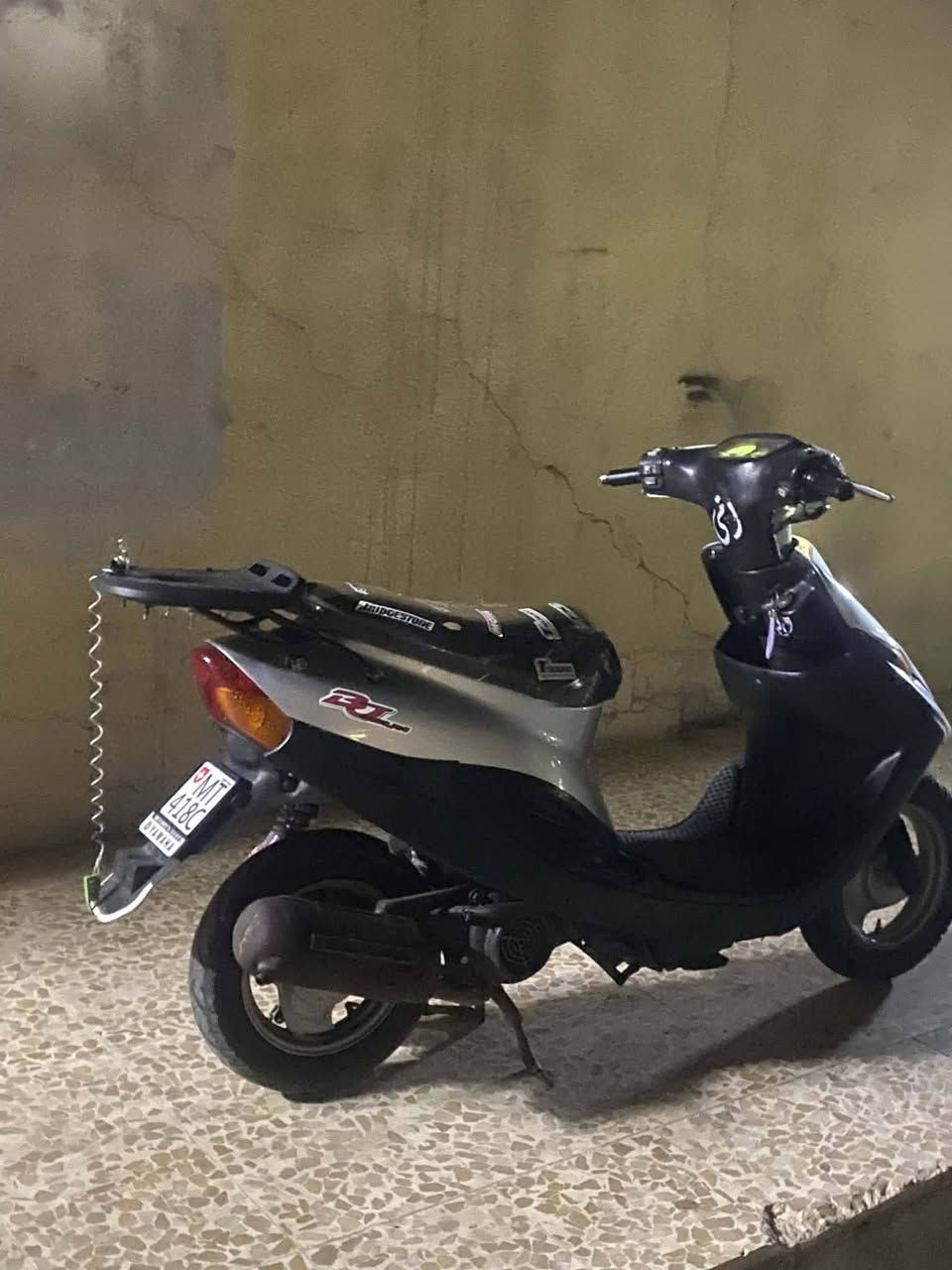 عطور نحله بس اشوفك للبيع سعر 400 وبيها مجال شيء قليل ما مفتوح بس قبض كندر مكاني موصل جديده يا مجعمل غوات الشراي يجي خاص وهذا رقمي *********** مفتوح واتساب
