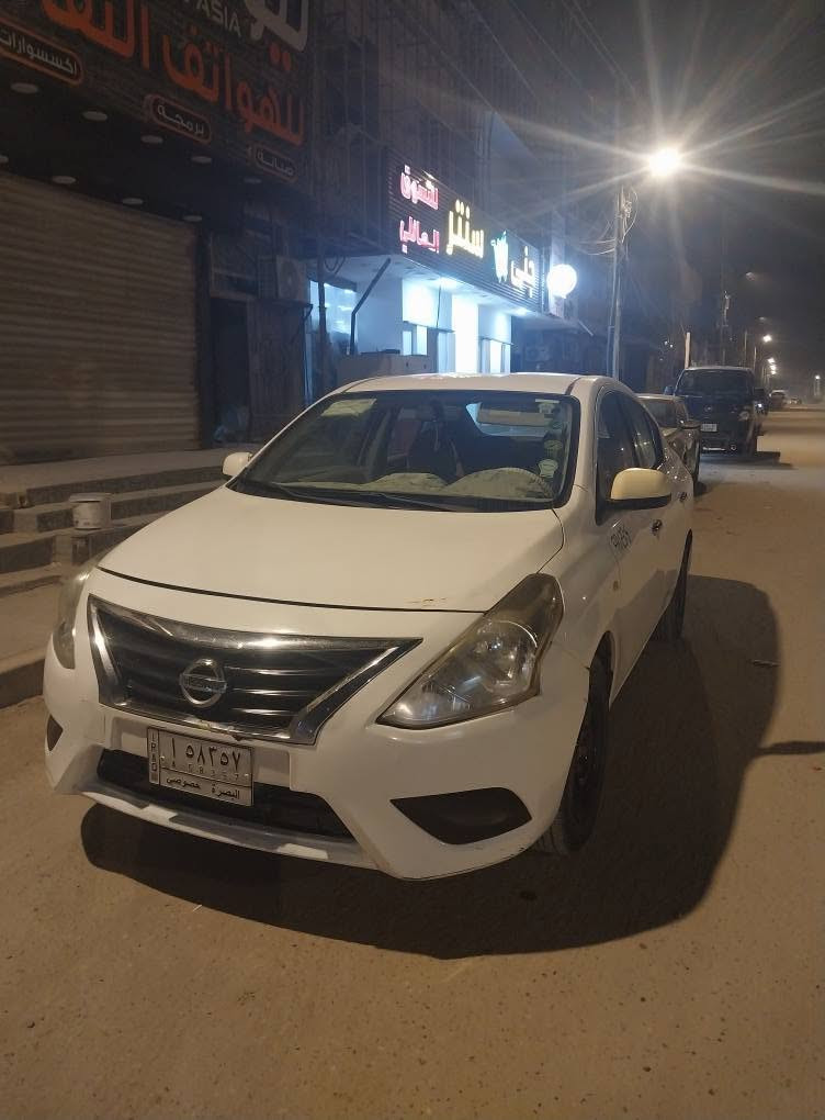 نيسان سني هندي مديل ٢٠٢٠ مكينه وكير مكفولات والحداديه نص عمر 
وبيهه ضربه بالصندوك خفيفه ومبدل قبق الصندوك وبيهه مكانات بارد وسياره حره وراعيهه ايريد تحويل السعر ٩٤ وبيهه مجال قليل لشراي 
*********** البصرة, العراق
