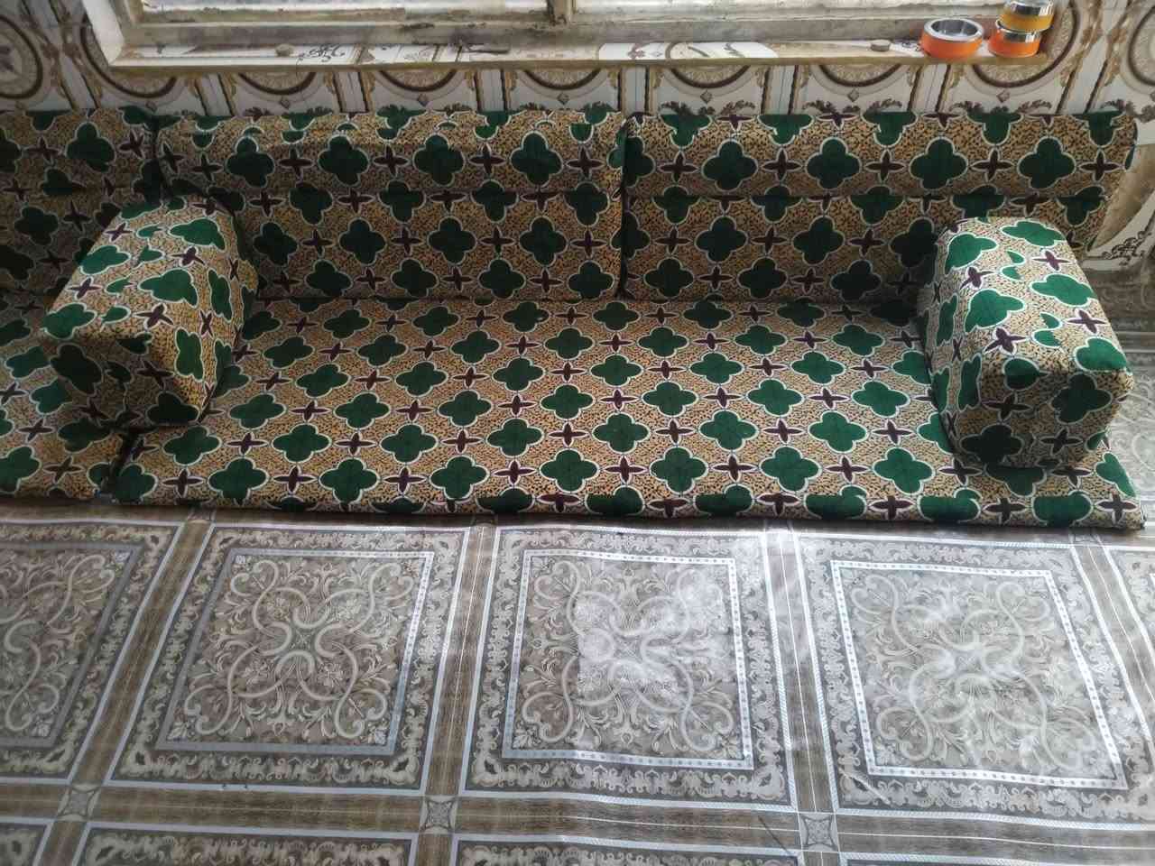 السلام عليكم جلسه للبيع في كربلاء حي النضال السعر100وبيها مجال الطول 5ونص ولعرض 3ونص الرقم ***********متواجد واتساب
