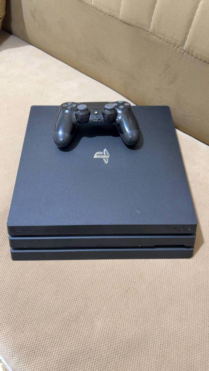SONY 4 pro 
 جهاز لوك أستيكر 
نظيف بمعنا الكلمة أستخدامي كلش قليل أله ومخلي علا يوبي أس 
الجوستك  الأصلية ألتي تجي ويه الجهاز
مساحة الجهاز ( 1T) 
الجهاز أولاين 
سعر الجهاز 300 الف وبي مجال 
يتوفر توصيل لجميع العراق ولتوصيل علا حسابي
***********
