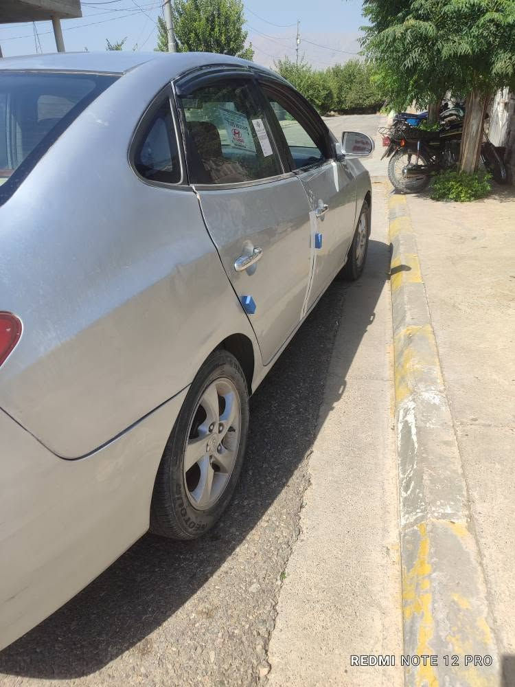هوندای ئەڤانتی بڕاوە بۆفرۆشتن گێڕومەکینەوتەبریدو سەقفو گەفری بەشەرت بێ لێدران بێ تەقەوڕە قە کارەبای مزبووت مەکینەی 16دەکشن بەرز بەردی ساڵنساشی تیایە مودیل 2006سعر41مجال *********** السليمانية, العراق
