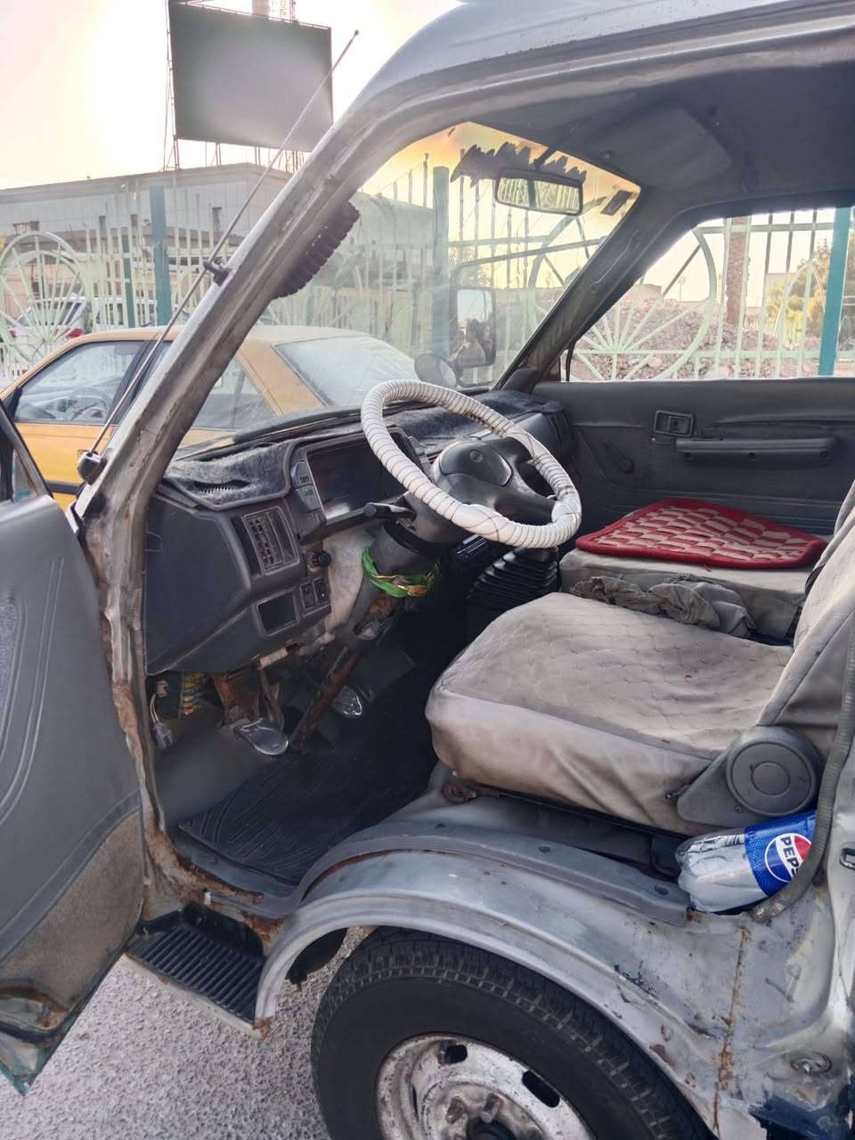 كيه بسته موديل 95 كير ومحرك واكسل وتخم تاير شواصي بلاديه وكاله بسمي شريعهه موجود تريد وكاله تريد تحويل سعرها 40 وبيها مجال بغداد مدينه الصدر رقم الهاتف ***********
