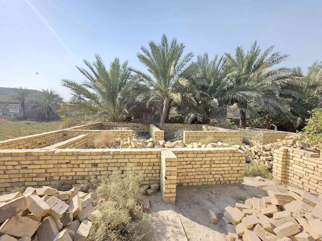 السلام عليكم بتلو للبيع مساحه ٣٠٠ متر سند ٢٥ في السياحي محله العتايج التفاصيل الاتصال ***********
