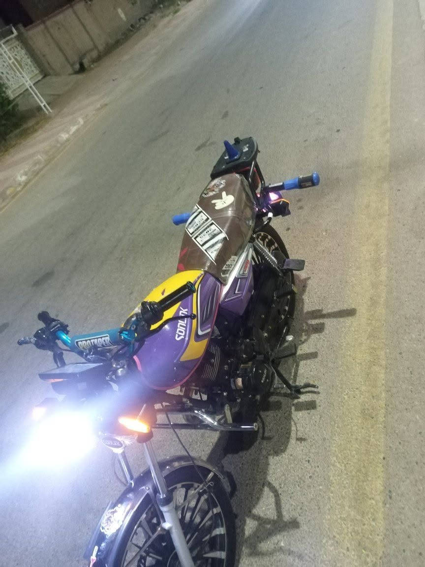 سلام عليكم يراني مديل25 حلو نظيف محرك200 بيع سعر925 قفل  مكني رمادي شارع 60 رقمي ***********
