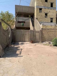 ١٠٠م • واجهة ٥م • طابق ثاني مأجور