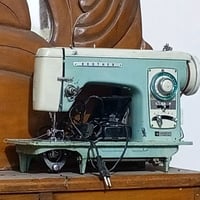 مكينة خياطة • جديدة