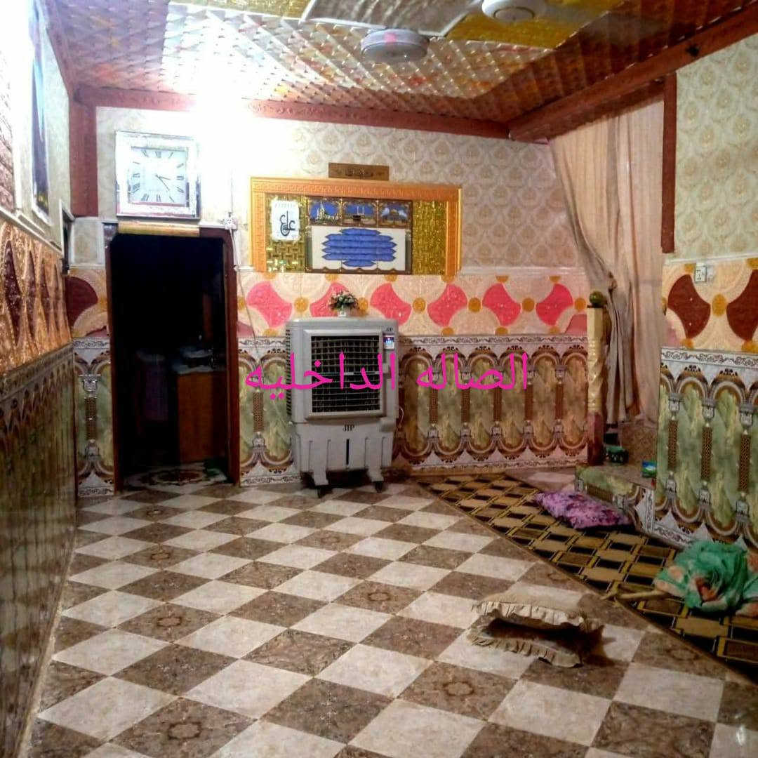 🚨 فرصة ممتازة – بيع مستعجل 🚨
دار للبيع  – إمكانية بيع المنزل بالكامل أو التجزئة (حسب الرغبة)

​المساحة الكلية: 600 متر مربع

​الموقع: حي المنتظر –  الشيخ حربي (يبعد 20 متراً فقط عن الشارع العام)

​تفاصيل ومواصفات الدار:

​غرف النوم: 3 غرف واسعة

​الاستقبال: استقبال خارجي بمدخل خاص (4×12 م)

​المطبخ: (4×5 م)

​الكولدور: (4×4 م)

​المرافق الصحية: صحيات داخلية + صحيات خارجية

​المساحات الخارجية: 

​كراج سيارات كبير (8×10 م)

​حديقة رقم 1 (10×5 م)

​حديقة رقم 2 (2×8 م)

​منور يدور على داير الدار بالكامل

​الخيارات: أبواب ومداخل مستقلة (باب خاص للاستقبال + باب خاص للعائلة)

​📞 للتواصل والاستفسار:

​واتساب أو خاص: ***********

نص مكتوب في الصور:
- ديوانيه داخليه
- الصالالة الداخلية
- المطبخ