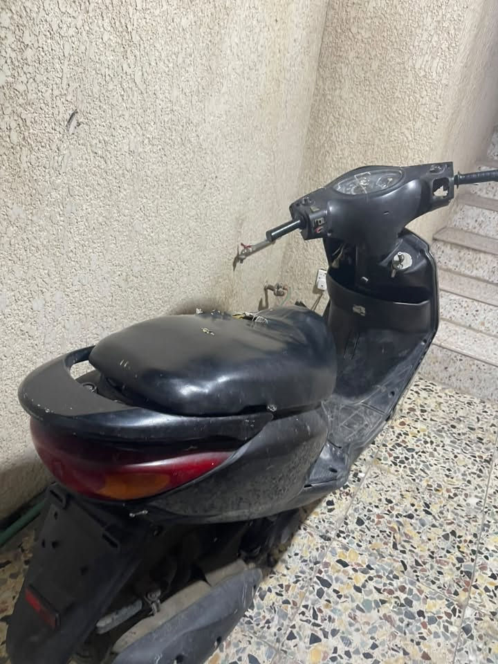 سلام عليكم دراجه للبيع سعر ٣٥٠بيها مجال بسيط مكان بغداد الشعب رقم***********
