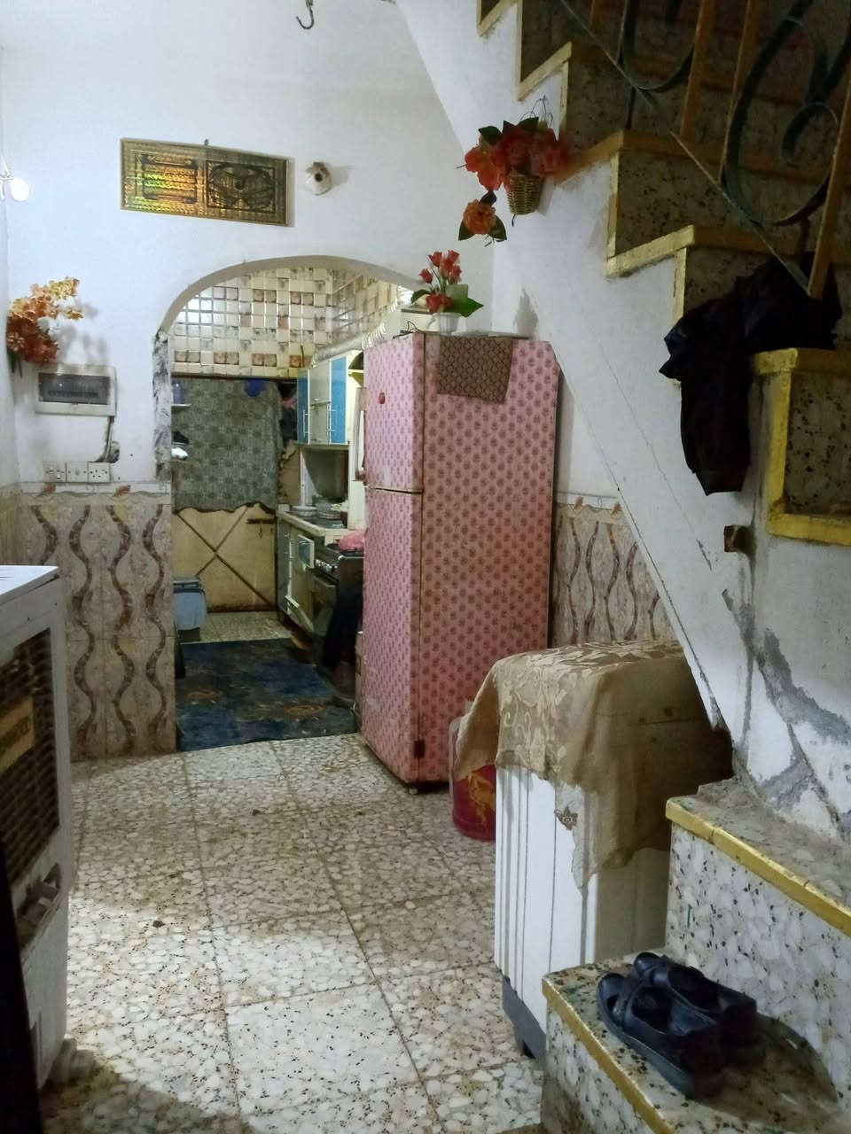 بيت 50 متر للبيع البوبيات قرب جامعه هل البيت شارع البزل المدفون ركن على دربونه طابق ونص السعر 80 قابل للتفاوض للاتصال ***********
