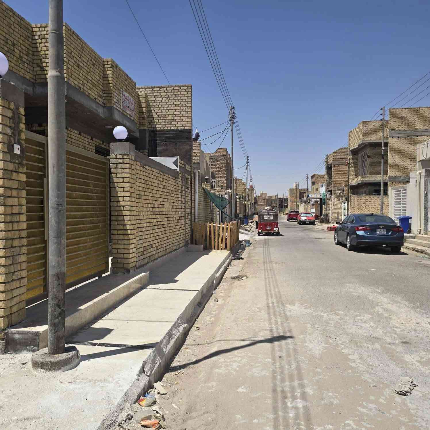 يا الله يا رزاق
دار للبيع المساحة 200 متر 
بناء حديث درجة اولى
فول مواصفات فقط تسليم المفاتيح 
العنوان نهاوند 11 .. قرب الصيانة 
الاستفسار عن السعر إتصال على الرقم ***********
